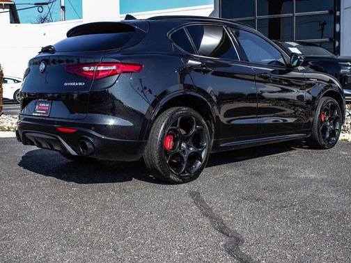 2023 Alfa Romeo Stelvio Veloce AWD