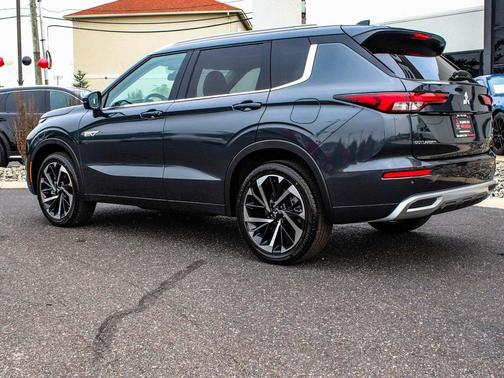 2025 Mitsubishi Outlander PHEV SEL