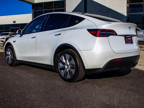 2023 Tesla Model Y Long Range Dual Motor All-Wheel Drive