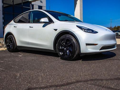 2023 Tesla Model Y Long Range Dual Motor All-Wheel Drive