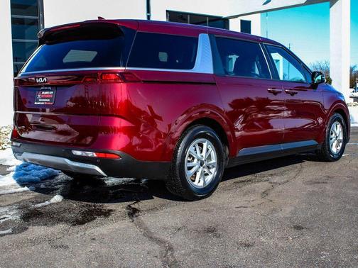 2023 Kia Carnival LX