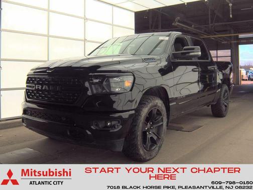 Diamond Black Crystal Pearlcoat 2024 RAM 1500 Big Horn/Lone Star