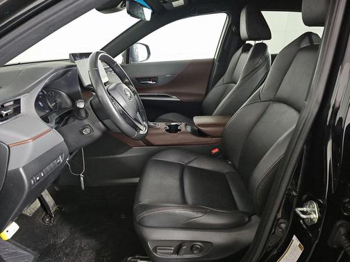 2023 Toyota Venza XLE