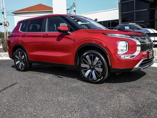 Red Diamond 2025 Mitsubishi Outlander SE S-AWC