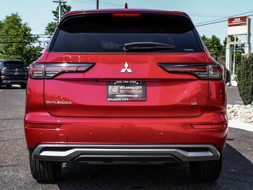 Red Diamond 2025 Mitsubishi Outlander SE S-AWC