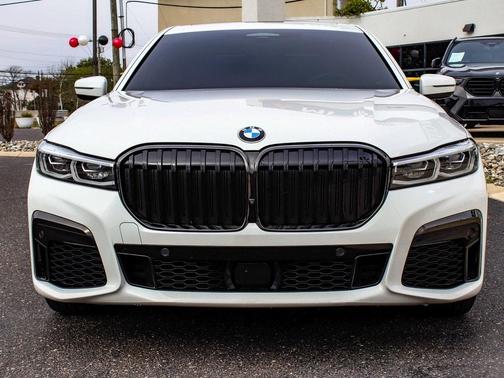2022 BMW 750 i xDrive
