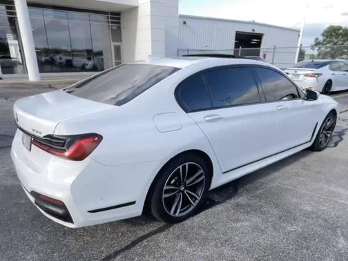 2022 BMW 750 i xDrive