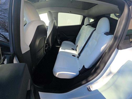 Pearl White Multi-Coat 2023 Tesla Model Y Performance Dual Motor All-Wheel Drive