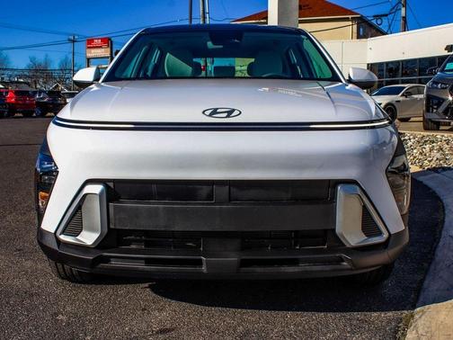 2024 Hyundai KONA SE