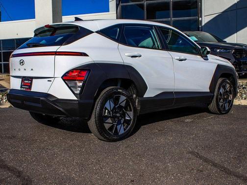 2024 Hyundai KONA SE
