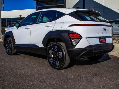 2024 Hyundai KONA SE