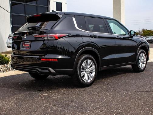 2025 Mitsubishi Outlander ES 2.5 S-AWC