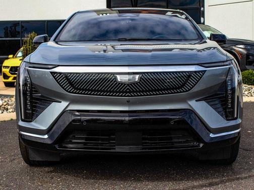 2025 Cadillac OPTIQ Luxury 1 AWD