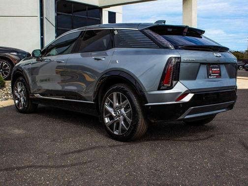 2025 Cadillac OPTIQ Luxury 1 AWD