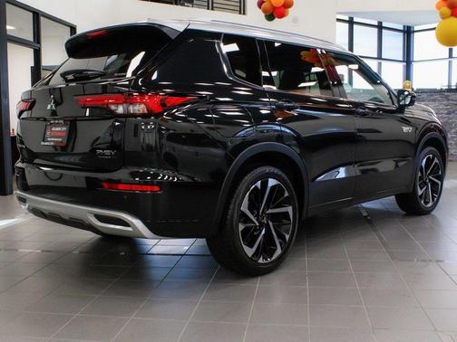 2025 Mitsubishi Outlander PHEV SEL