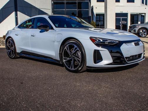 2024 Audi e-tron GT Premium Plus quattro