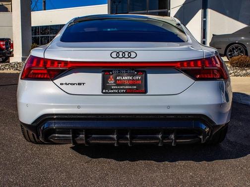 2024 Audi e-tron GT Premium Plus quattro