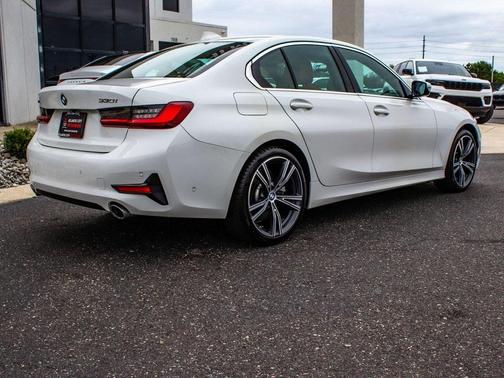 2022 BMW 330 xDrive