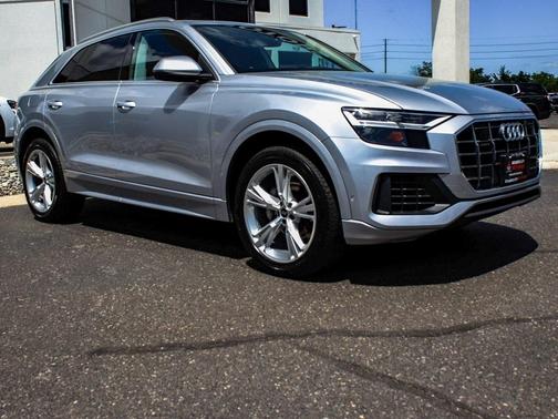 2022 Audi Q8 55 Premium Plus