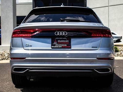 2022 Audi Q8 55 Premium Plus