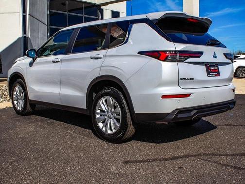 2025 Mitsubishi Outlander ES 2.5 S-AWC