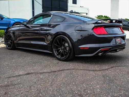 2022 Ford Mustang EcoBoost