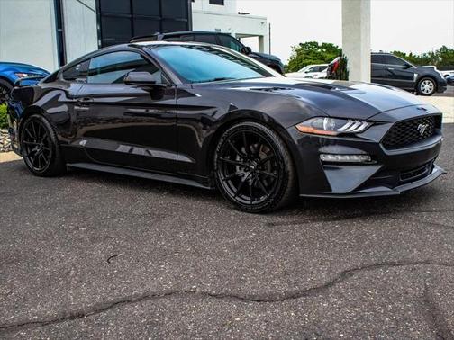 2022 Ford Mustang EcoBoost