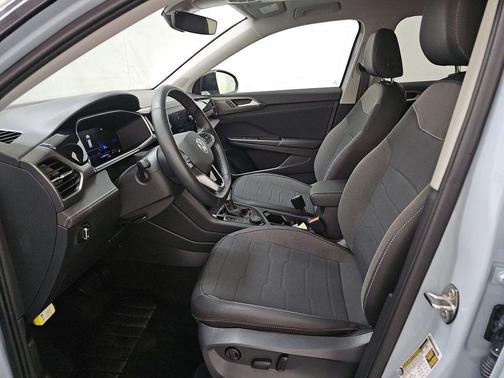 Deep Black 2025 Volkswagen Taos 1.5T SE Black