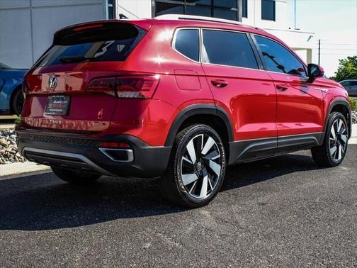 2024 Volkswagen Taos 1.5T SEL