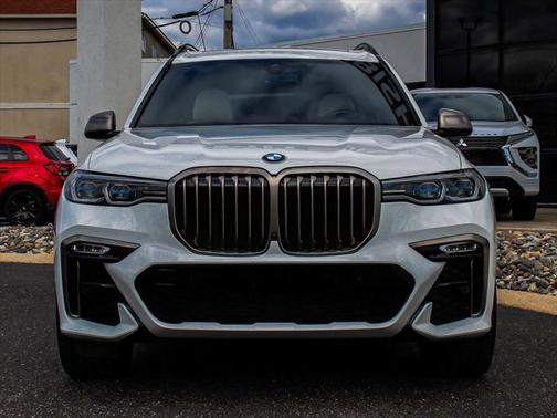 2022 BMW X7 M50i