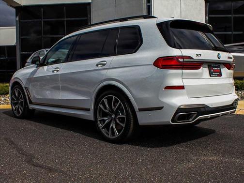 2022 BMW X7 M50i