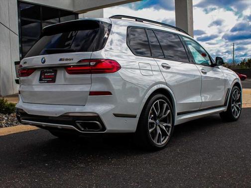 2022 BMW X7 M50i