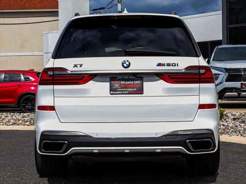 2022 BMW X7 M50i