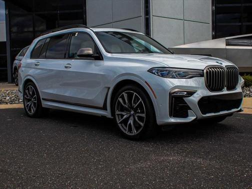 2022 BMW X7 M50i