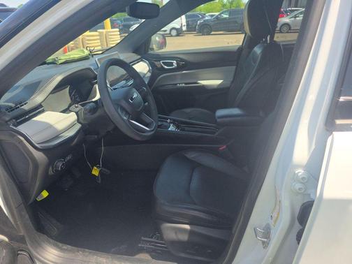 Bright White Clearcoat 2023 Jeep Compass Limited