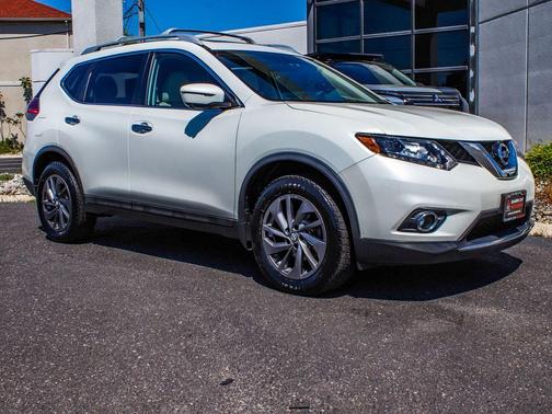 Pearl White 2016 Nissan Rogue SL