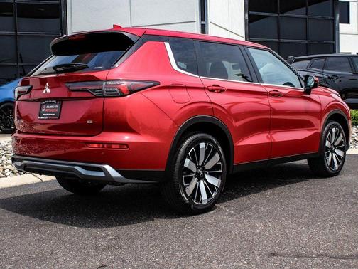 Red Diamond 2025 Mitsubishi Outlander SE S-AWC