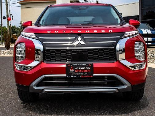 Red Diamond 2025 Mitsubishi Outlander SE S-AWC