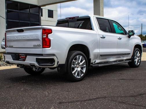 2022 Chevrolet Silverado 1500 High Country