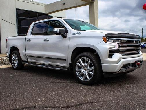 2022 Chevrolet Silverado 1500 High Country