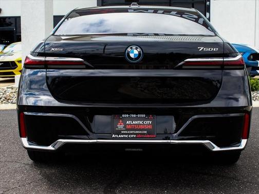 2024 BMW 750e i xDrive
