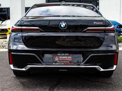 2024 BMW 750e i xDrive