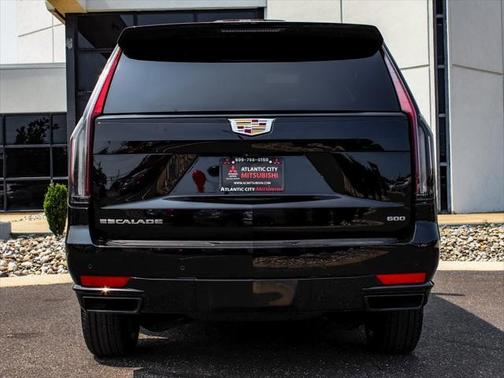 2023 Cadillac Escalade Sport