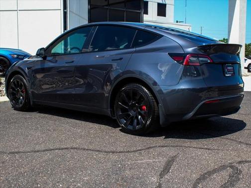 2022 Tesla Model Y Long Range Dual Motor All-Wheel Drive
