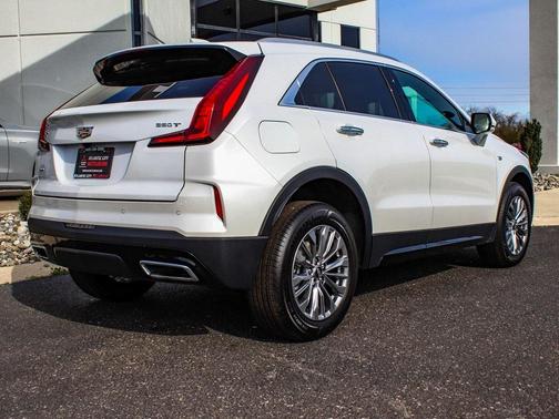 2024 Cadillac XT4 Premium Luxury