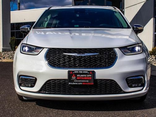 2023 Chrysler Pacifica Hybrid Limited