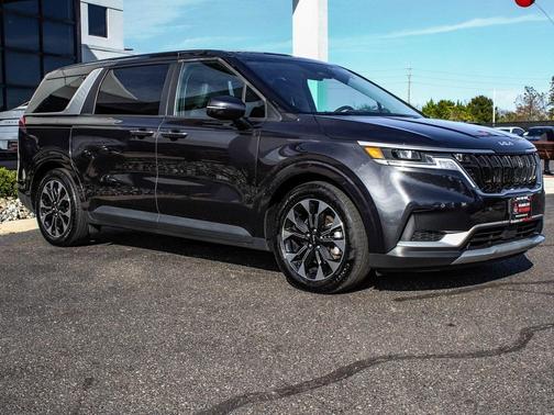 2024 Kia Carnival EX