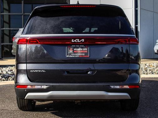 2024 Kia Carnival EX