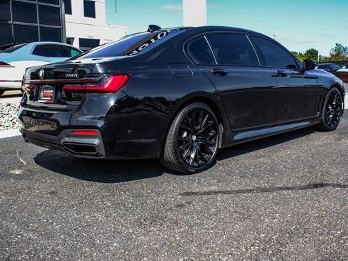 2021 BMW 750 i xDrive