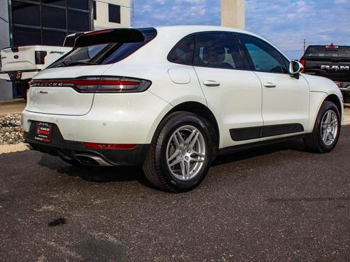 2020 Porsche Macan Base